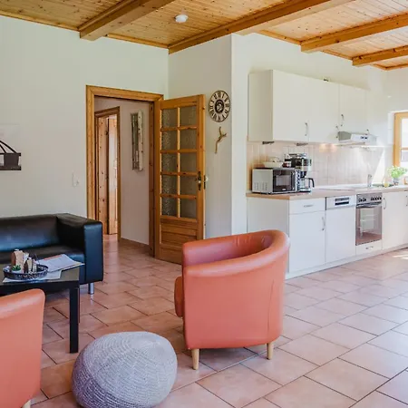 Fachwerkhaus - Sueden Unten - Bauernhof Hopp Vadersdorf * フェーマルン