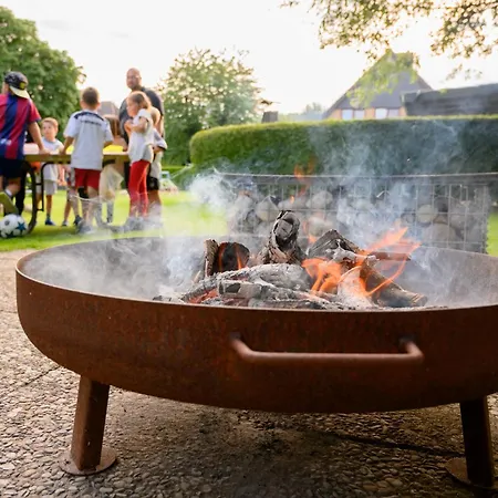 Fachwerkhaus - Sueden Unten - Bauernhof Hopp Vadersdorf * フェーマルン